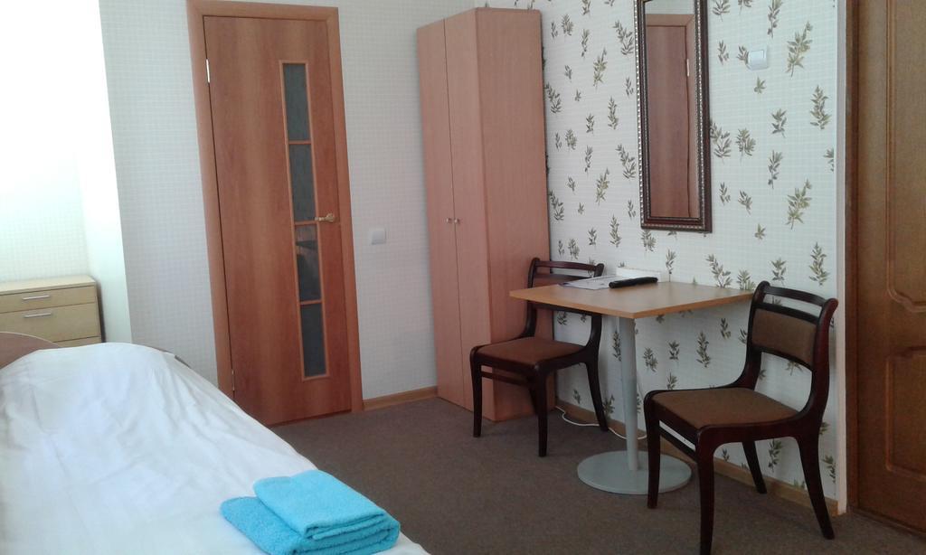 Hotel Viesu Maja Ezerkalns Krāslava Esterno foto