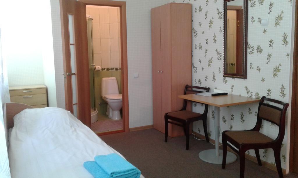 Hotel Viesu Maja Ezerkalns Krāslava Esterno foto