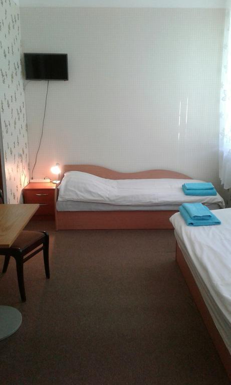 Hotel Viesu Maja Ezerkalns Krāslava Esterno foto