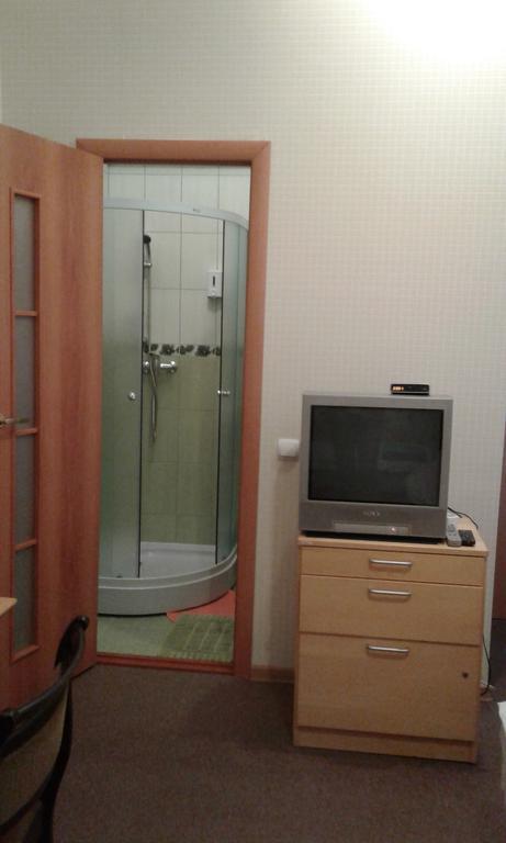Hotel Viesu Maja Ezerkalns Krāslava Esterno foto