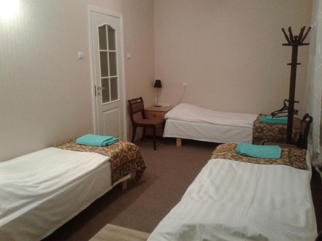 Hotel Viesu Maja Ezerkalns Krāslava Esterno foto