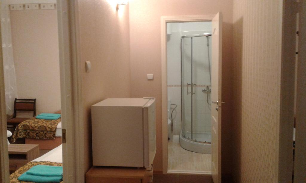 Hotel Viesu Maja Ezerkalns Krāslava Esterno foto